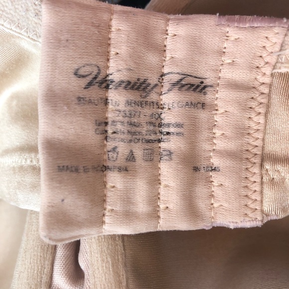 40C Vanity Fair Bra | Lace | Wired | Thick Straps - Picture 7 of 8